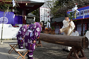 釿始祭