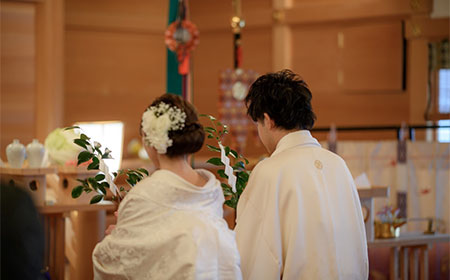新郎新婦玉串奉奠